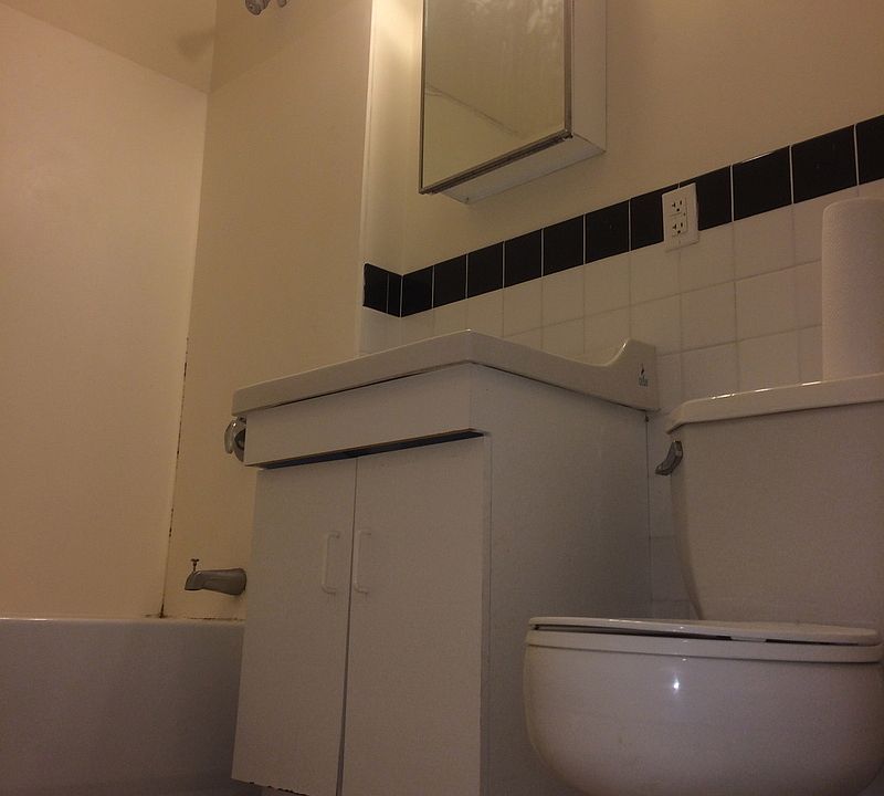 2nd image of 2737 27th St APT 2C
