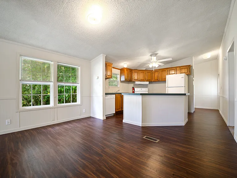 4659 Old Sparta Rd — Photo 3