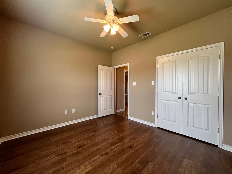 3037 Breton St — Photo 20