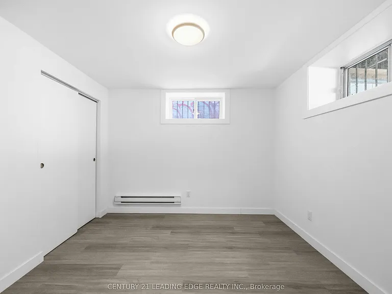 1A Leonard Ave #LOWER — Photo 15