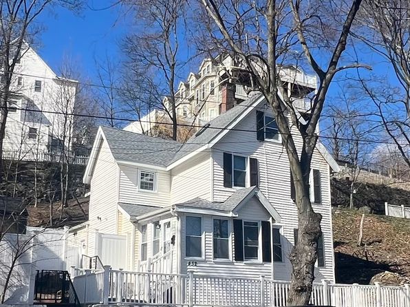 451 Salem St