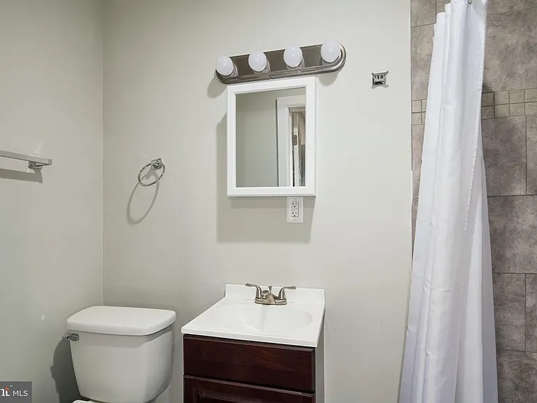 2408 W Thompson St #1 — Photo 15