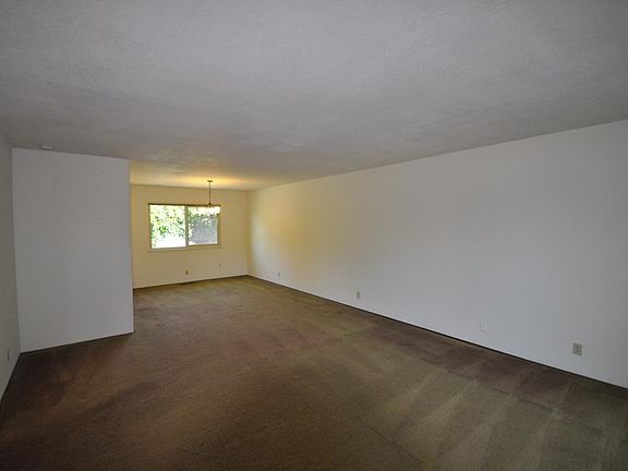 3rd image of 71 Park Village Pl