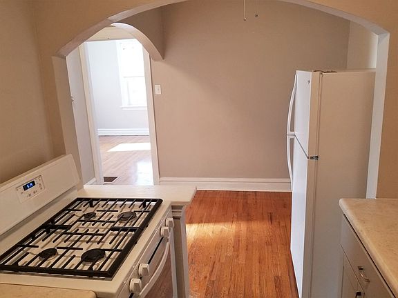 4th image of 4048-52 Giles Ave #4052-1S