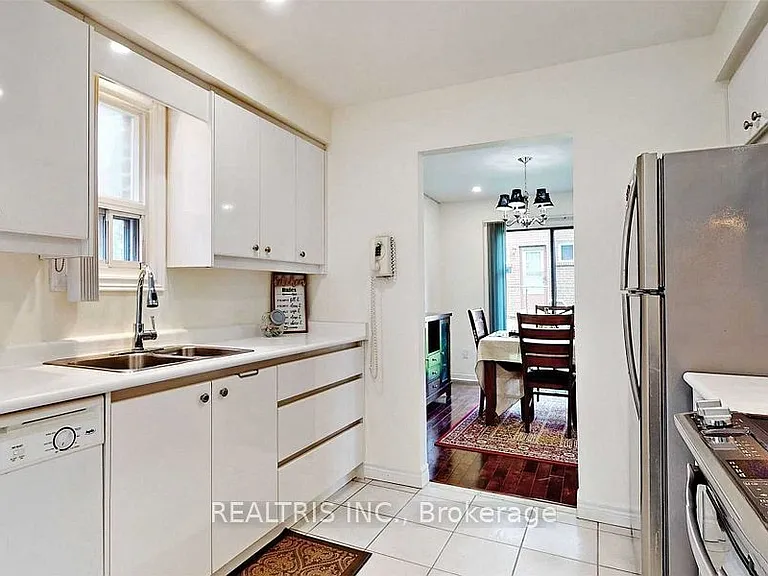 68 Gretman Cres — Photo 13