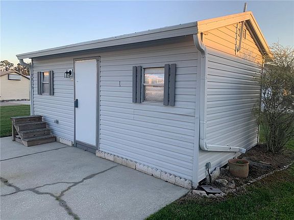 5th image of 5025 Shoreline Dr