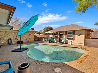 2701 Clearmeadow Ct, Bedford, TX 76021