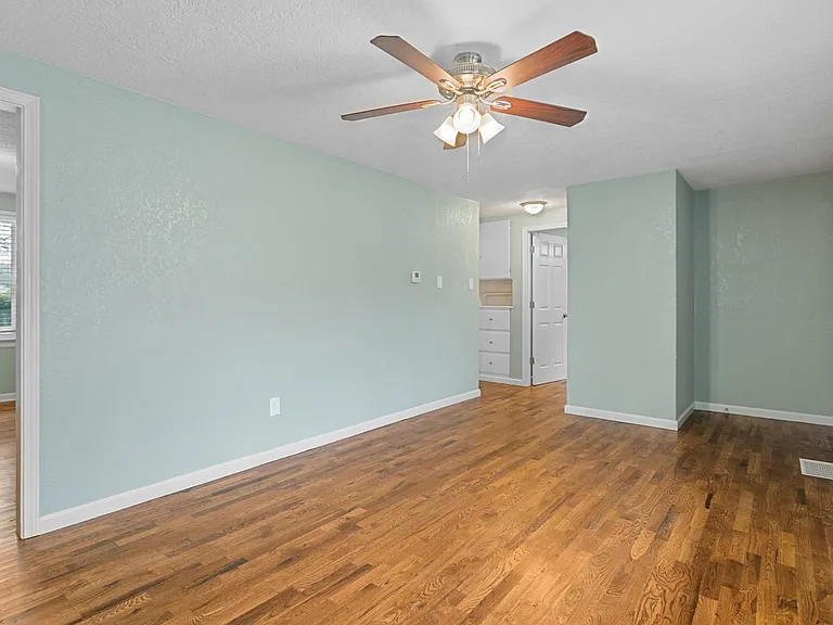 9008 E Gregory Blvd — Photo 11