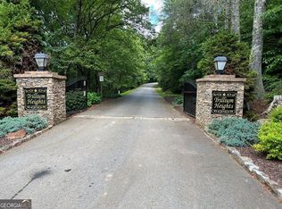 10 Trillium Ln, Brasstown, NC 28902