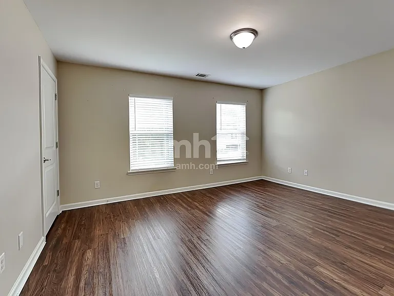 160 Grayson Ave — Photo 21
