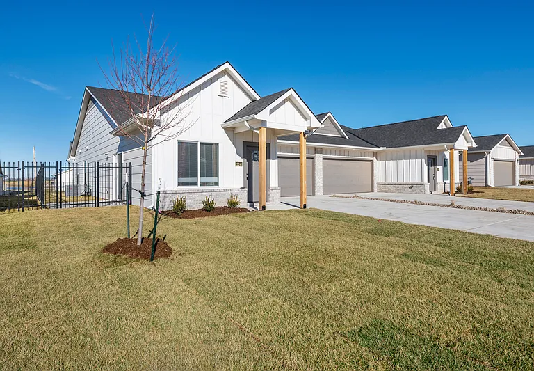 3669 N Azalea St #1 — Photo 3
