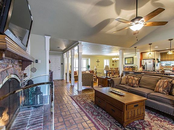 5th image of 834 Northlake Dr