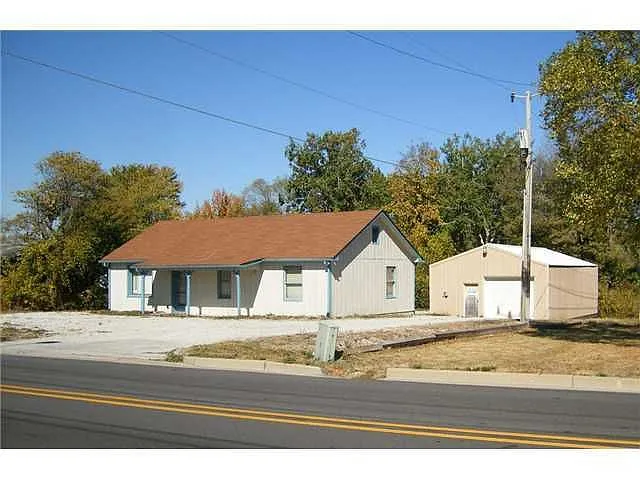 5336 Elmwood Ave photo 1