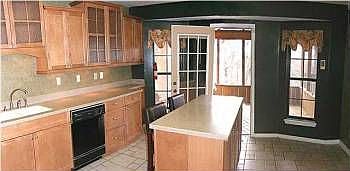 3rd image of 6900 Deerwood Dr