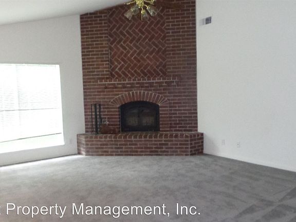 3rd image of 3130 Stonegate Dr