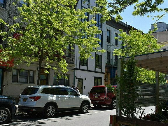 2nd image of 779 Franklin Ave Front 5
