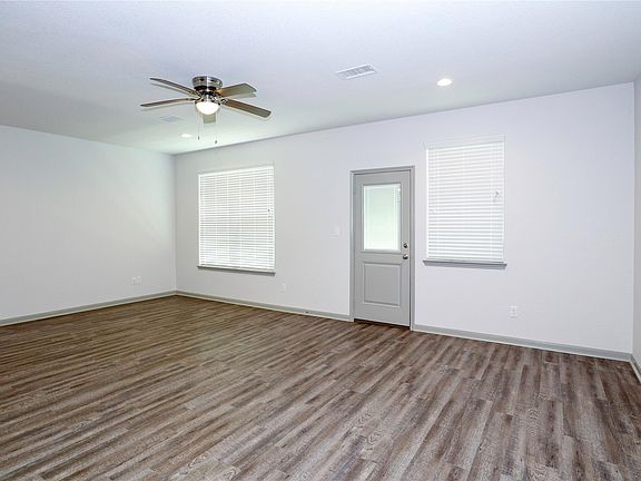 4th image of 2702 Appian Way