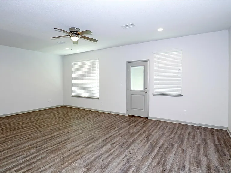 2702 Appian Way — Photo 4
