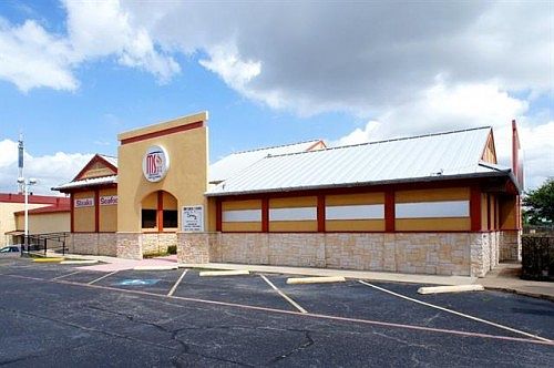 1st image of 2615 Majesty Dr
