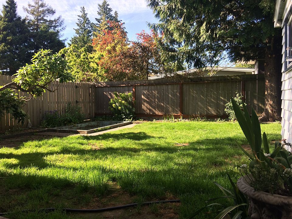 2nd image of 10219 39th Ave SW