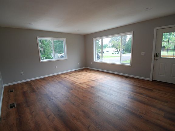 2nd image of 1691 E Brookside Dr