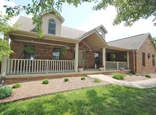 921 Country Oaks Dr, Richmond, KY 40475