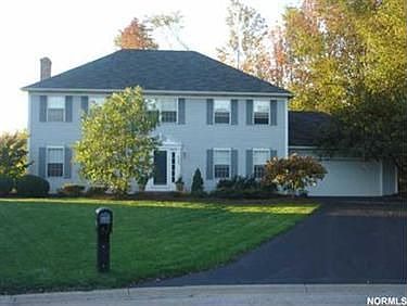 1st image of 125 Waverly Ln