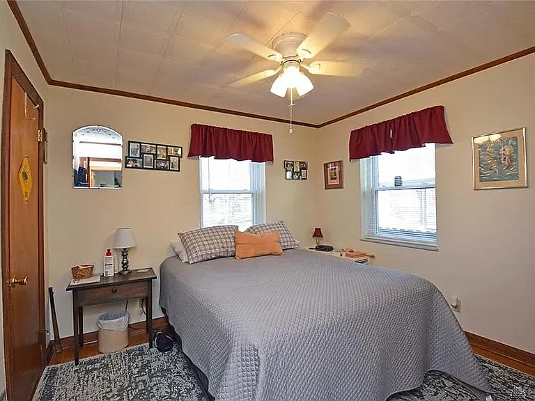3 bed, 1222 sqft, $1,995 — Photo 4