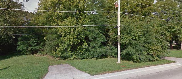 2nd image of 2814 N Schoenbeck Rd