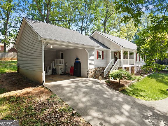 3rd image of 4002 Sundown Dr