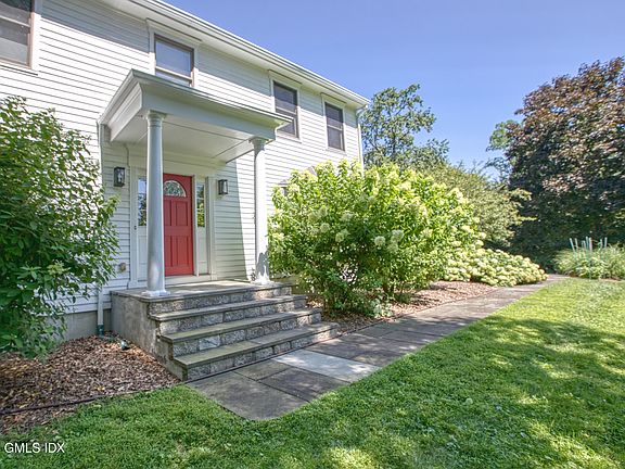 3rd image of 10 Elskip Ln