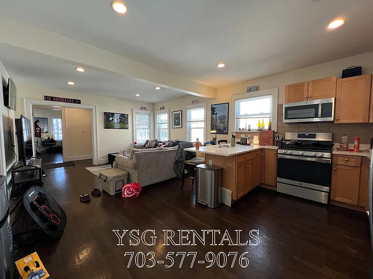 237 Everett St #237 — Photo 13