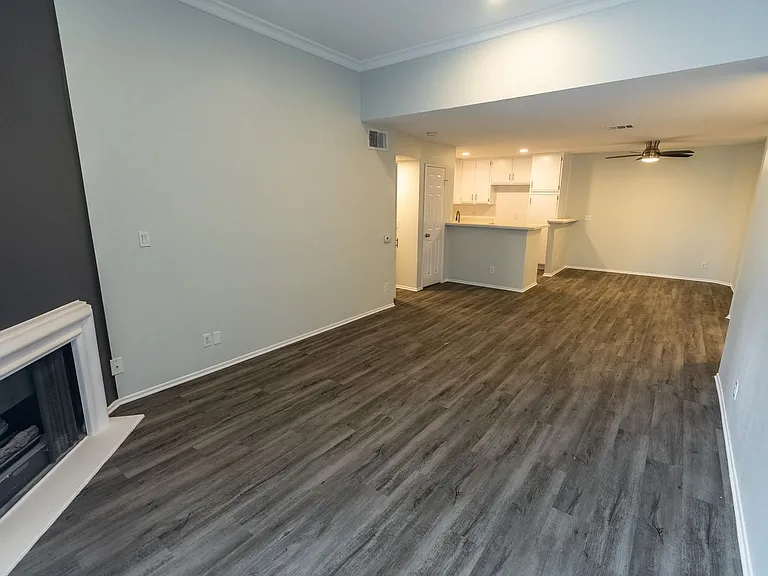 5235 Kester Ave — Photo 93