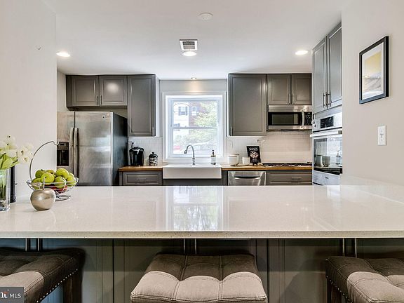 5th image of 223 Burgess Ave