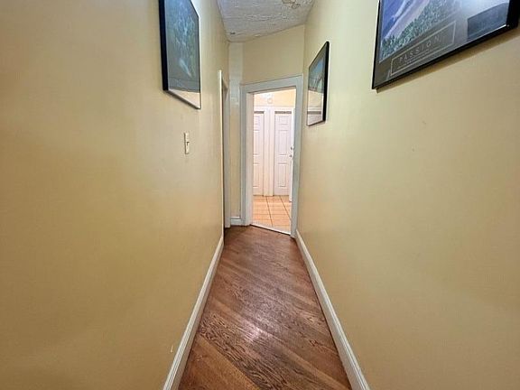 5th image of 180 Shephard Ave