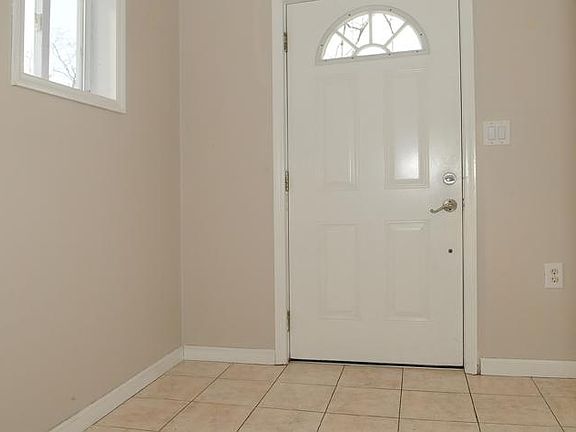 4th image of 5 Lighthall Ave