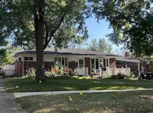 8774 Shannon Dr, Sterling Heights, MI 48314