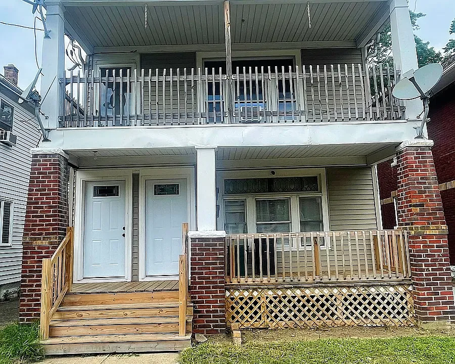 132 E 31st St #2