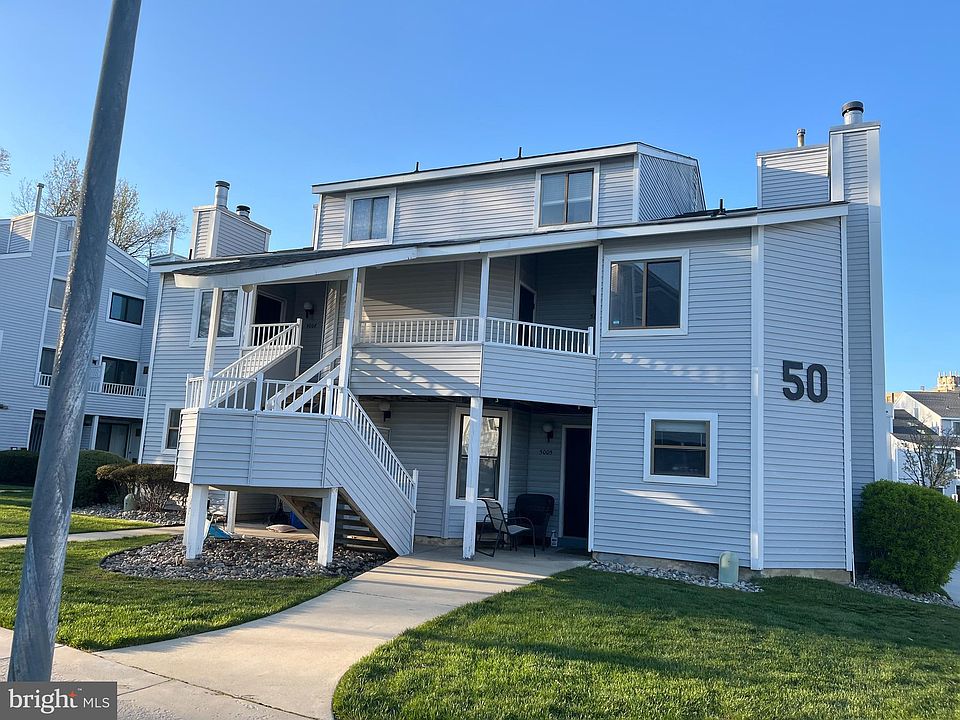 2nd image of 5006 Tracy Ct