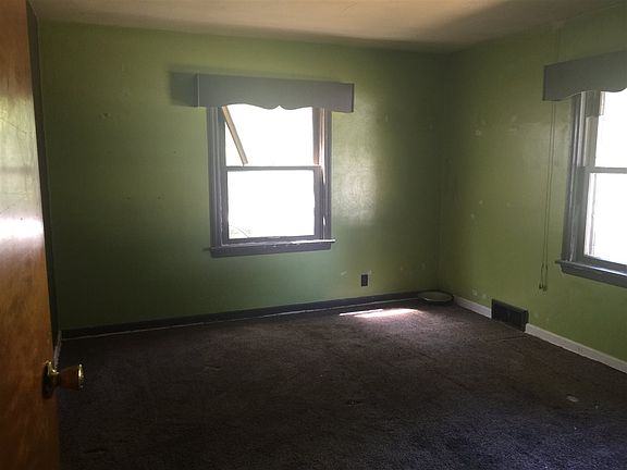 3rd image of 2111 S Carlisle St