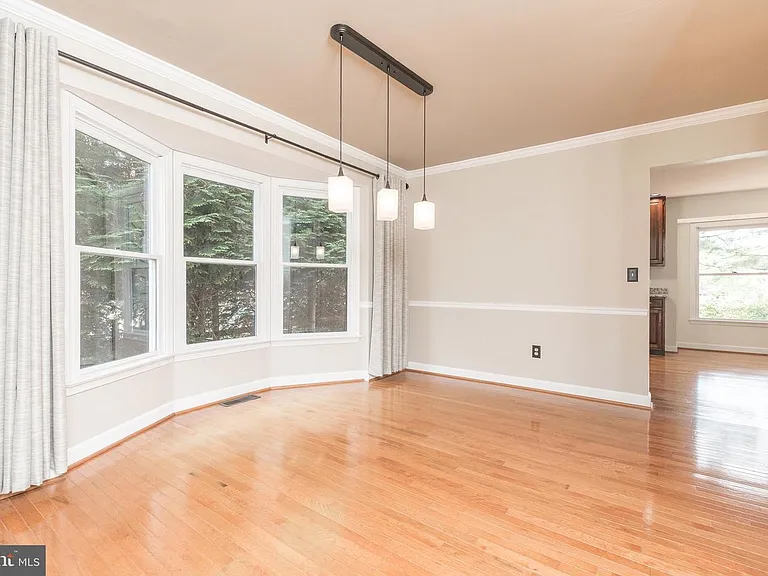 1950 Kathy Ct — Photo 8