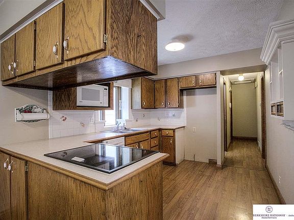 5th image of 5911 S 50th St