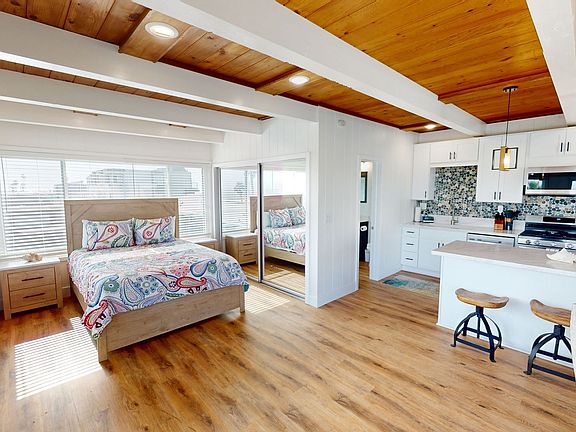 4th image of 1478-1480 Seacoast Dr #B