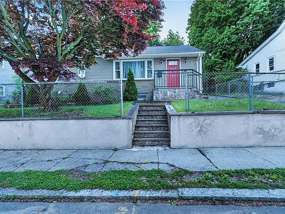 2nd image of 368 Hawkins St