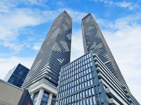 138 Downes St #Penthouse 112, Toronto, ON M5E 0E4