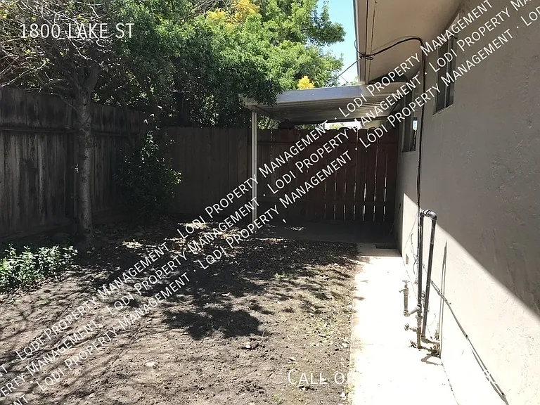 1800 Lake St — Photo 13