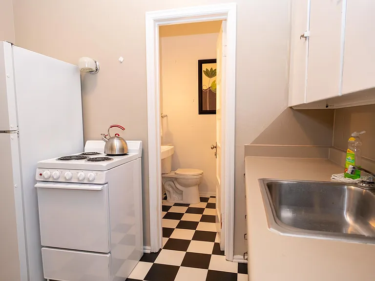 127 E Lincoln St #4 — Photo 10