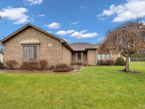35887 Diane Ln, Richmond, MI 48062
