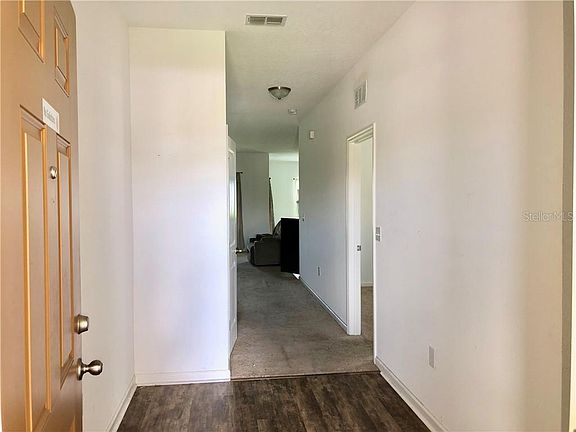 4th image of 472 Eaglecrest Dr