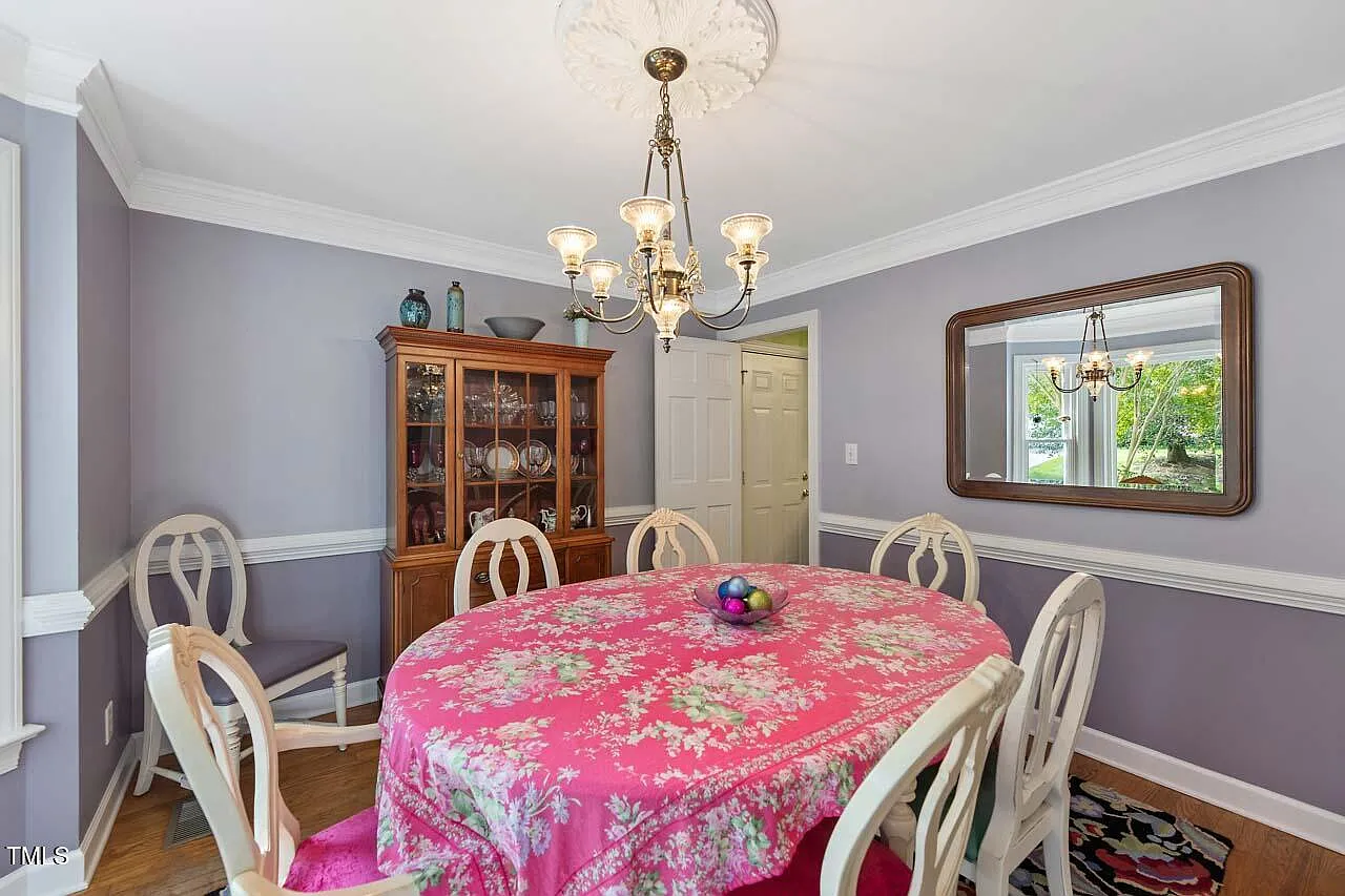 3 bed, 2.5 bath, 2196 sqft, $4,000 — Photo 2